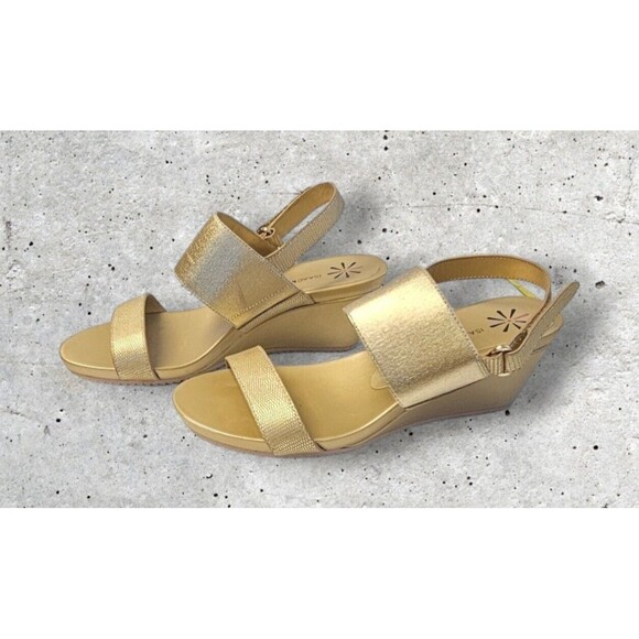 Isaac Mizrahi LIVE Gold Leather Double Strap Aubrey Wedge Sandal 8.M PREOWNED - Picture 3 of 13